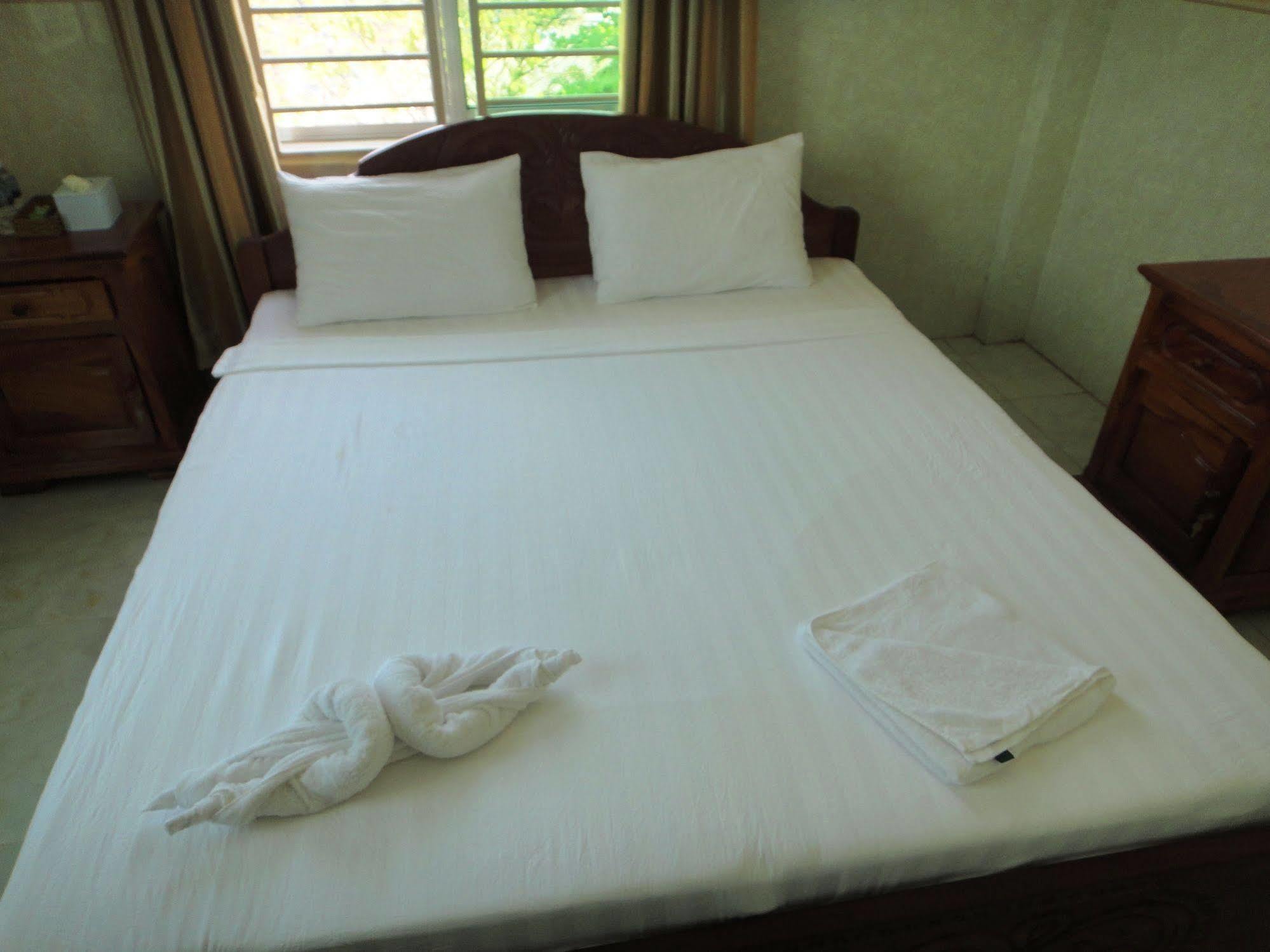 Borey Vatanac Guesthouse Kampot Dış mekan fotoğraf
